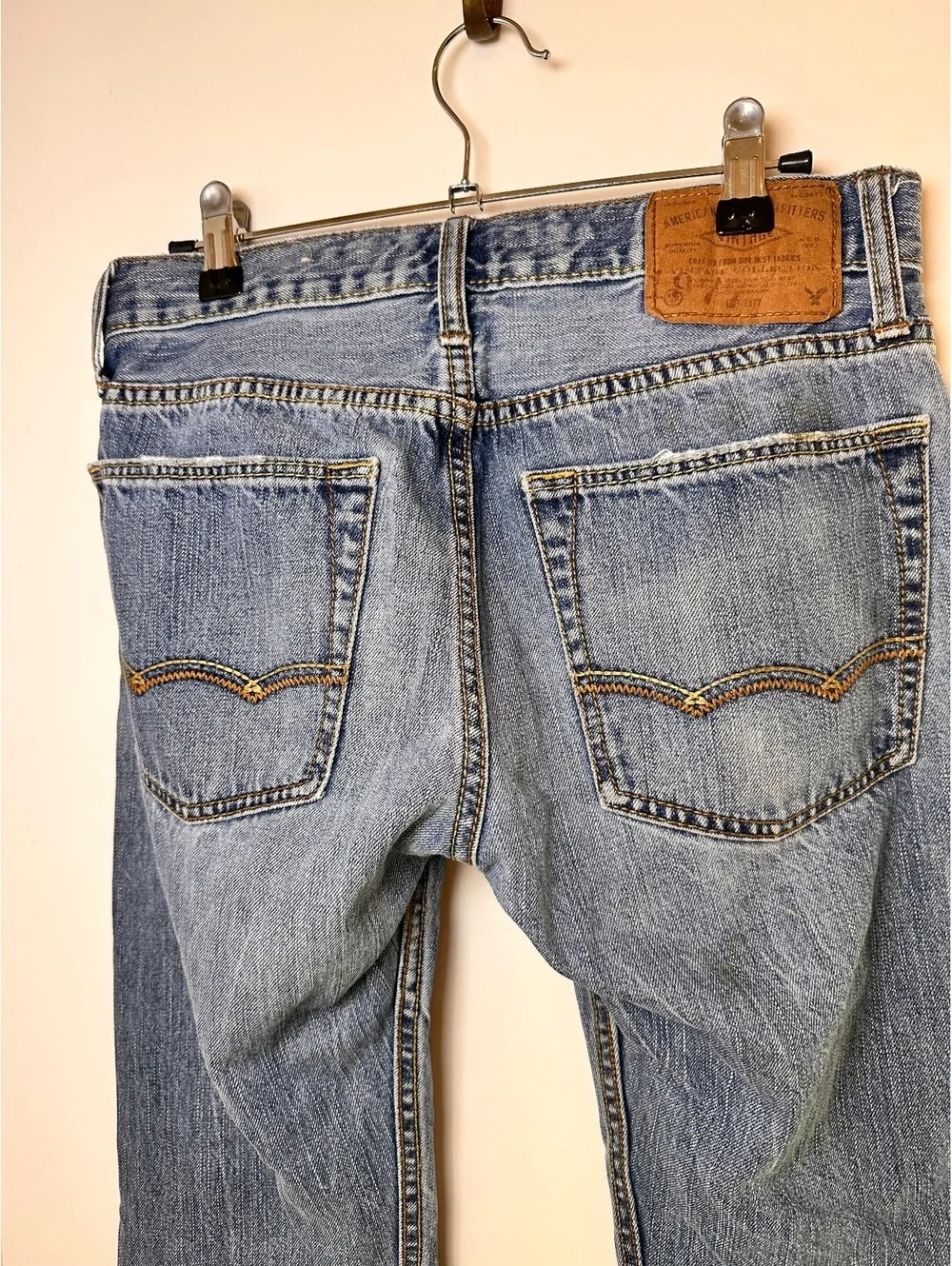American Eagle Men’s Jeans 28x30 Medium Wash 100% Cotton Denim Distressed